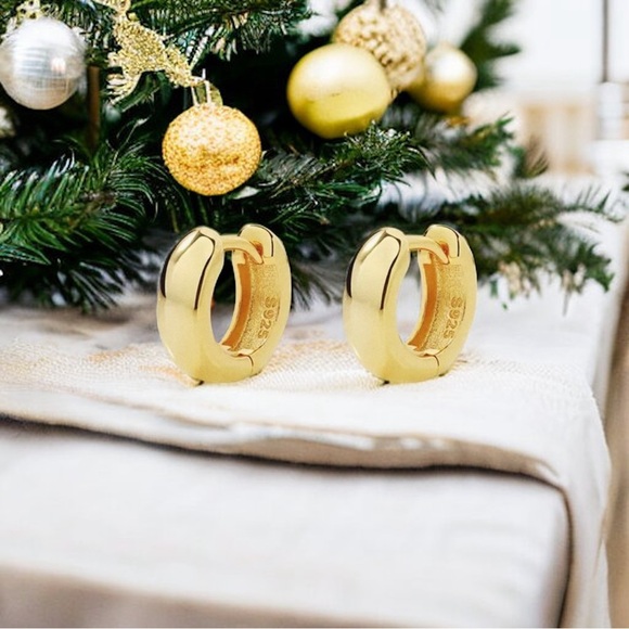 NEW Yellow Gold-Plated 925 Sterling Silver Chubby Wide 11.5mm Huggie Hoops - Picture 10 of 14